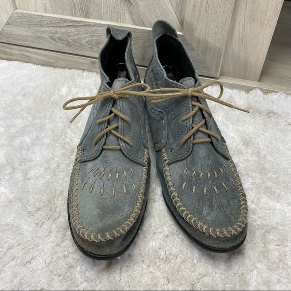 Minnetonka Womens Chukka Boot Moccasins Blue Suede Contrast Topstitching 11 - Picture 4 of 14